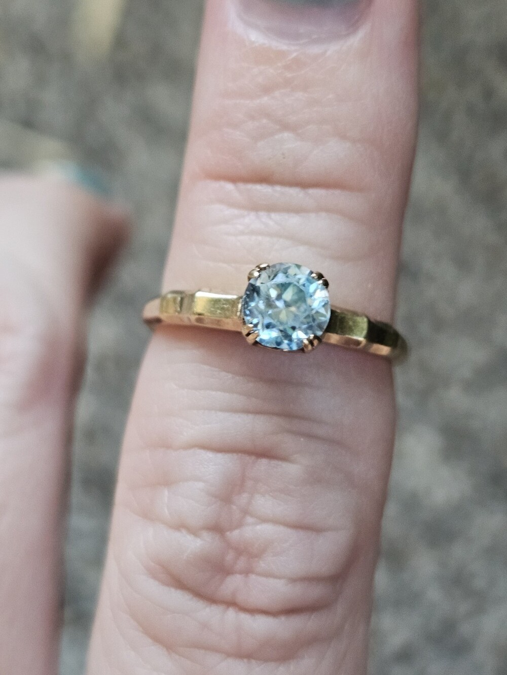 Antique 14k blue zircon ring size 6 1/4. Stamped 14k. Blue zircon is such a grea
